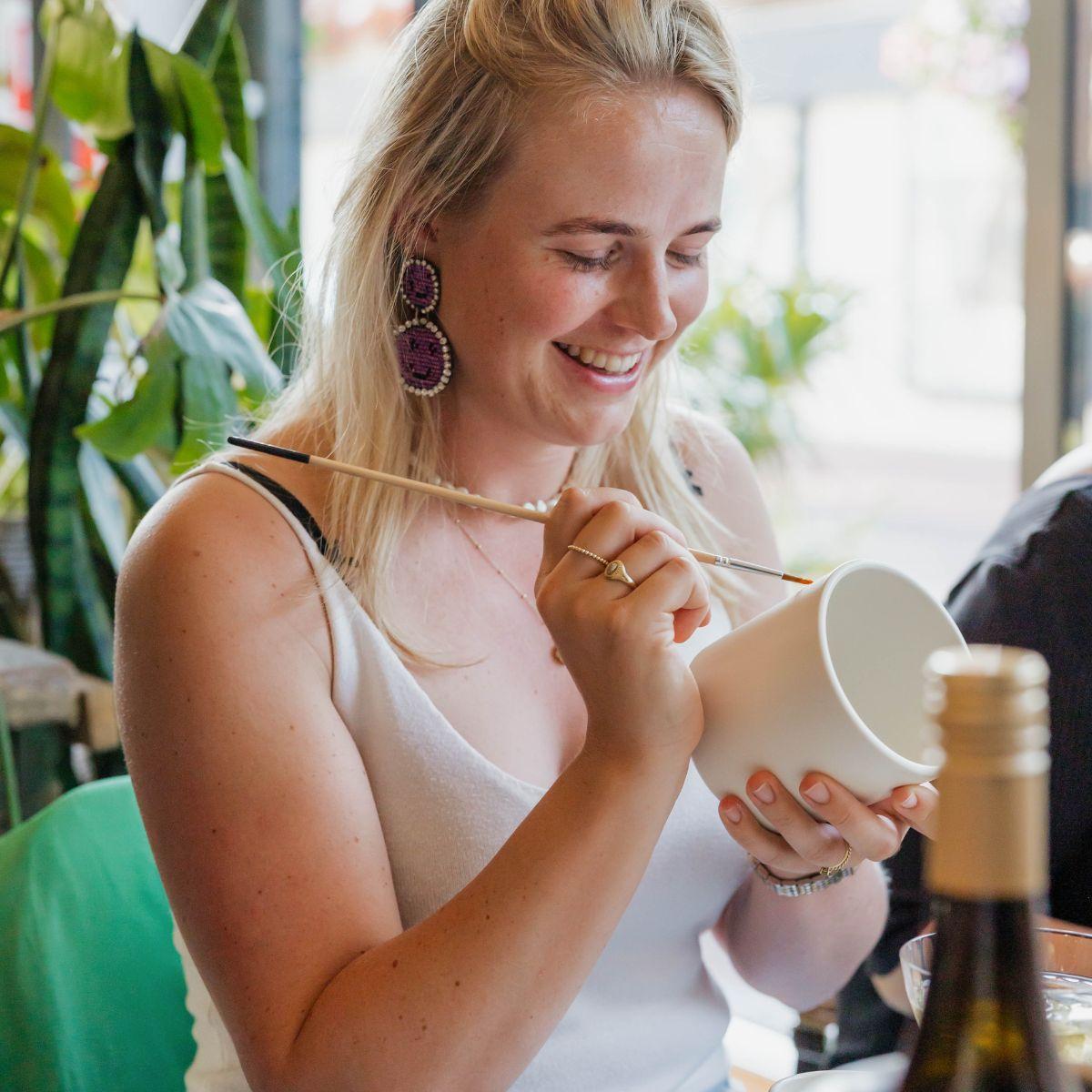 Kolibri Creatives – Verfpakket voor het schilderen van 12 krukaten + succulenten – voor miimaal 4 personen – Ware kunstenaar